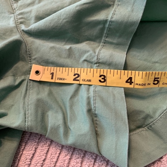 Old Navy Sage Green Shorts Size 12 - Picture 12 of 13